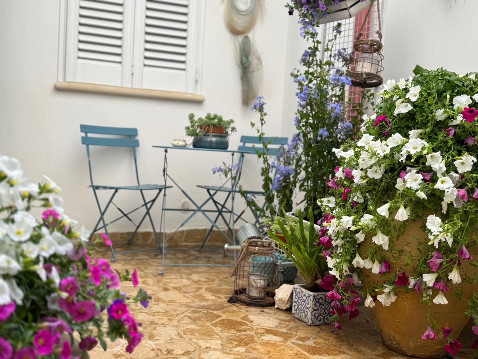 B&B Vie Del Mediterraneo ポルト・チェザーレオ エクステリア 写真