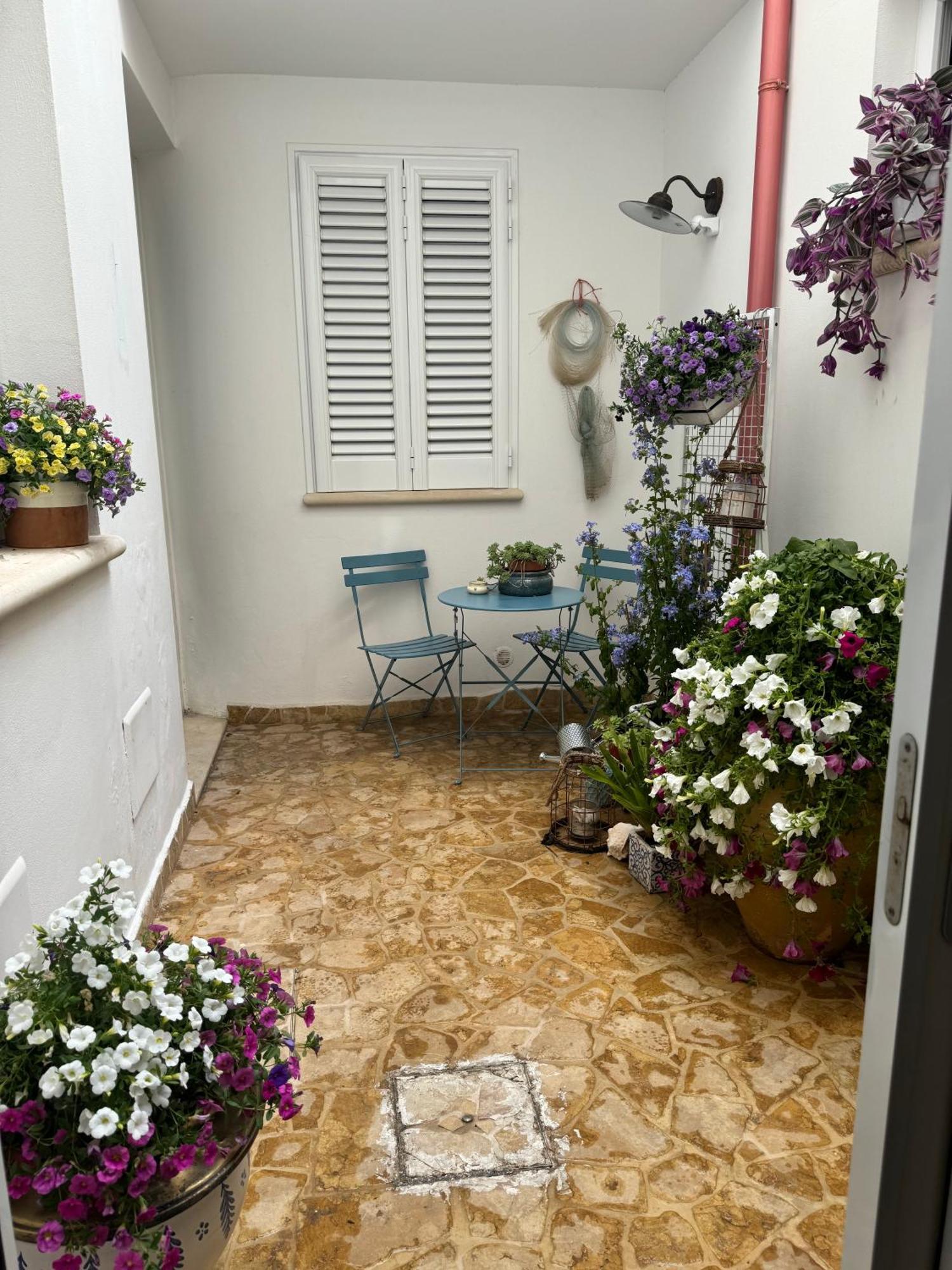 B&B Vie Del Mediterraneo ポルト・チェザーレオ エクステリア 写真