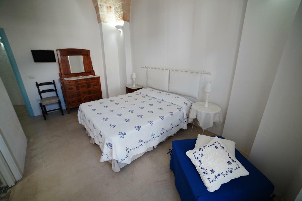 B&B Vie Del Mediterraneo ポルト・チェザーレオ エクステリア 写真